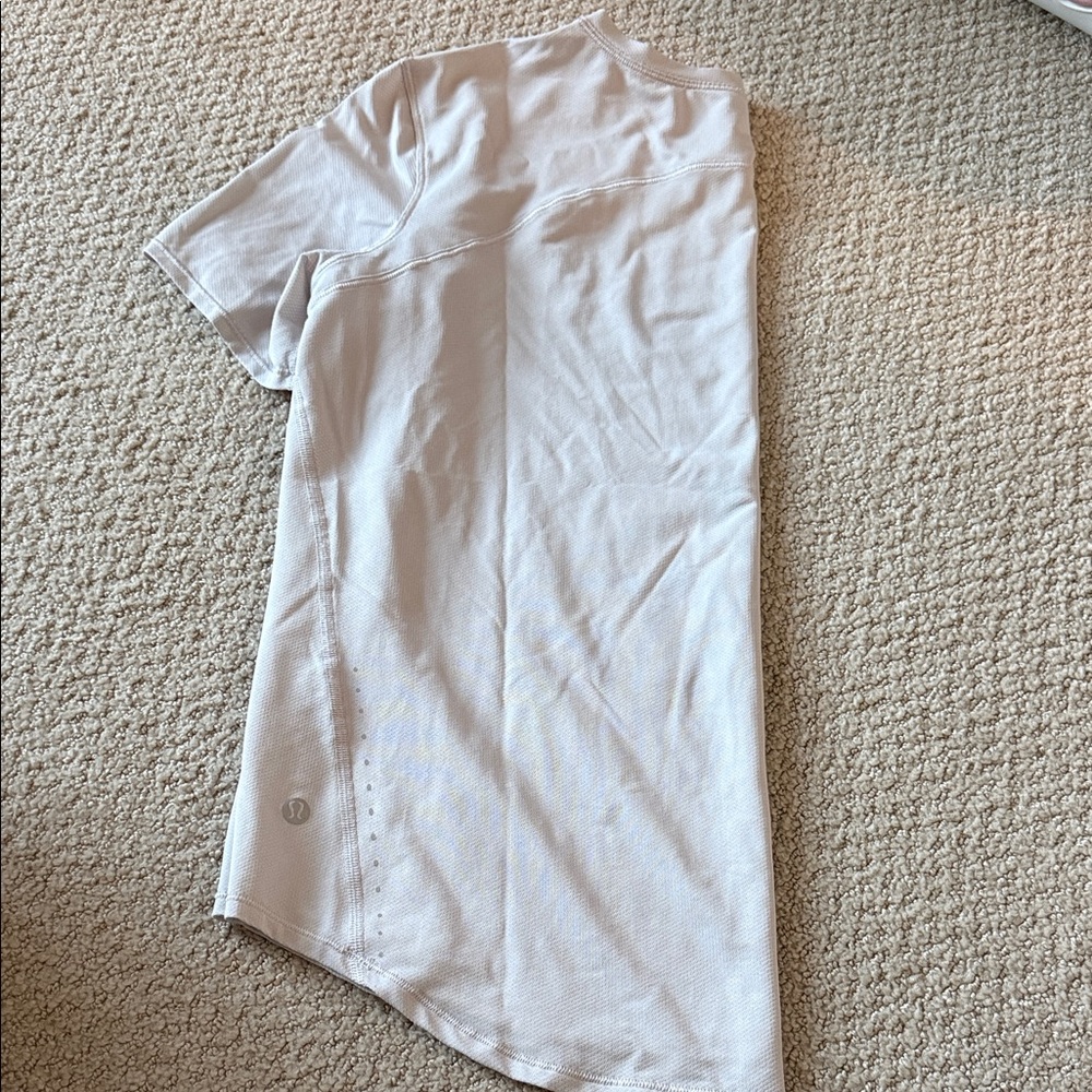 Lululemon workout / running top